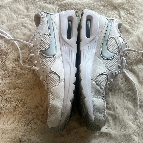 Nike Women's Air Max White and Gray Sneakers 8.5 - Picture 4 of 8